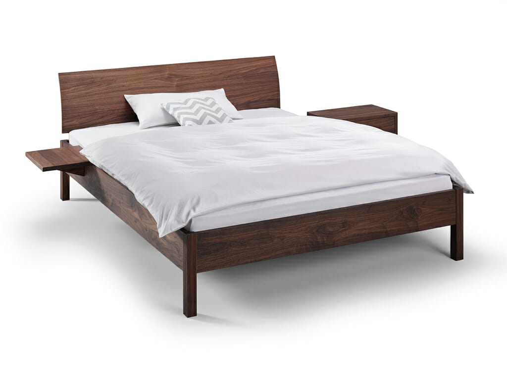 Schönes Bett mit Steckverbindern aus Holz