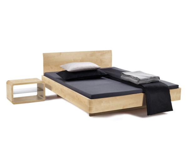 bed in maple