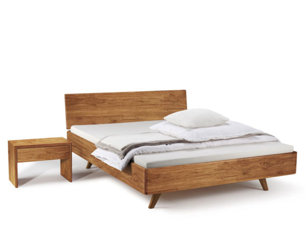 bed in wild oak