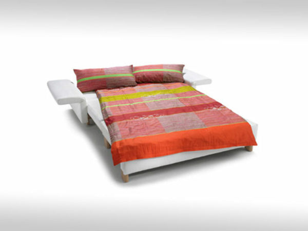 Paula als Bett